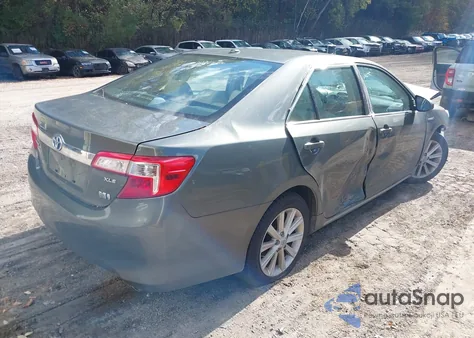 2013 Toyota Camry Hybrid Xle z USA, uszkodzony, nr VIN 4T1BD1FK5DU064198